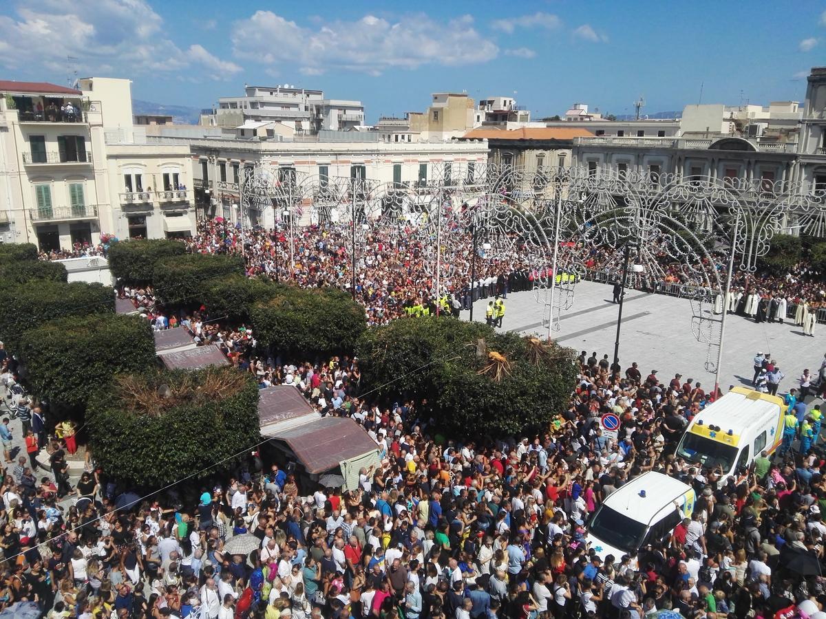 B&B La Terrazza Sul Duomo Reggio di Calabria Bagian luar foto